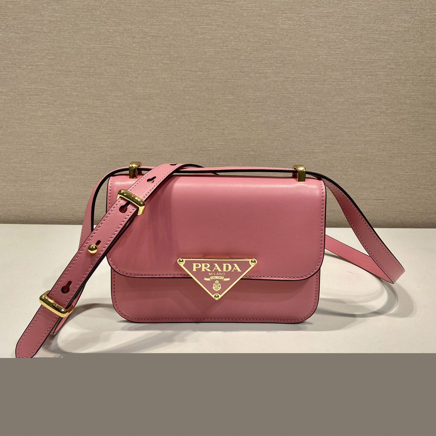 Pra*a top handle bags